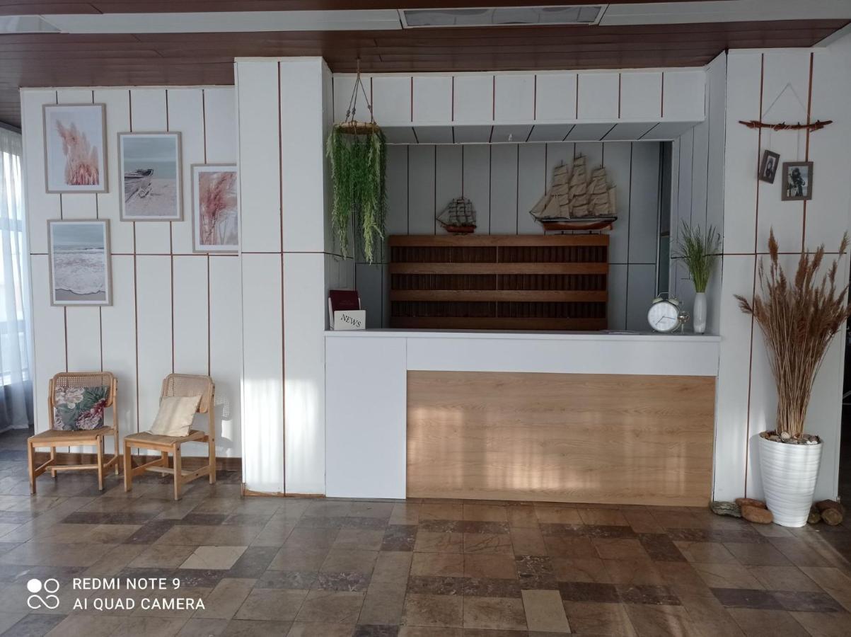Krysztalowa Przystan Mrzeżyno Exteriér fotografie